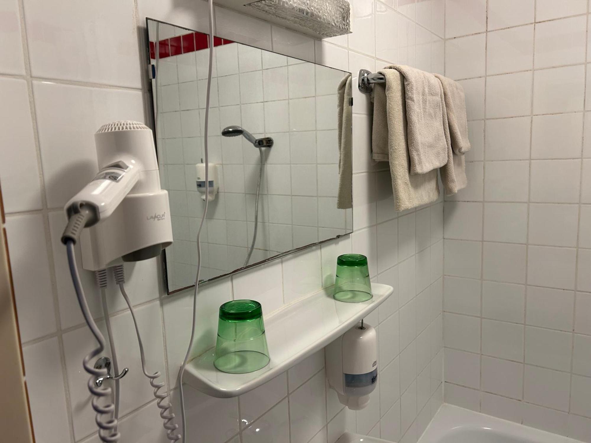 "Am Limes" Hotel Enns Esterno foto