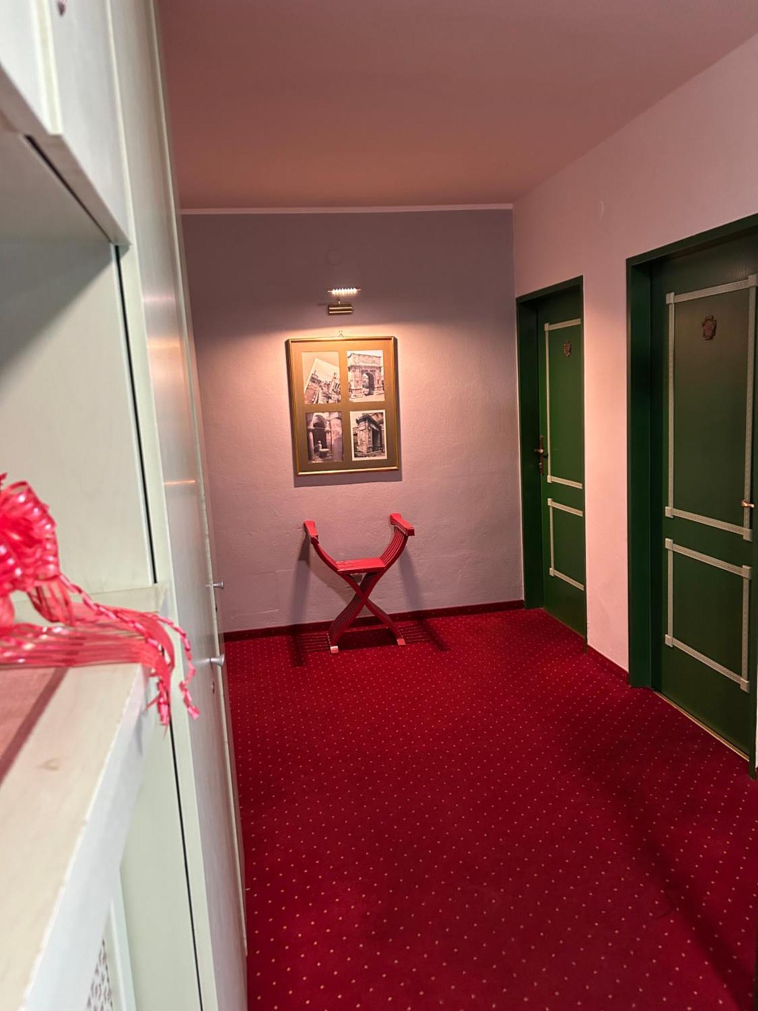"Am Limes" Hotel Enns Esterno foto